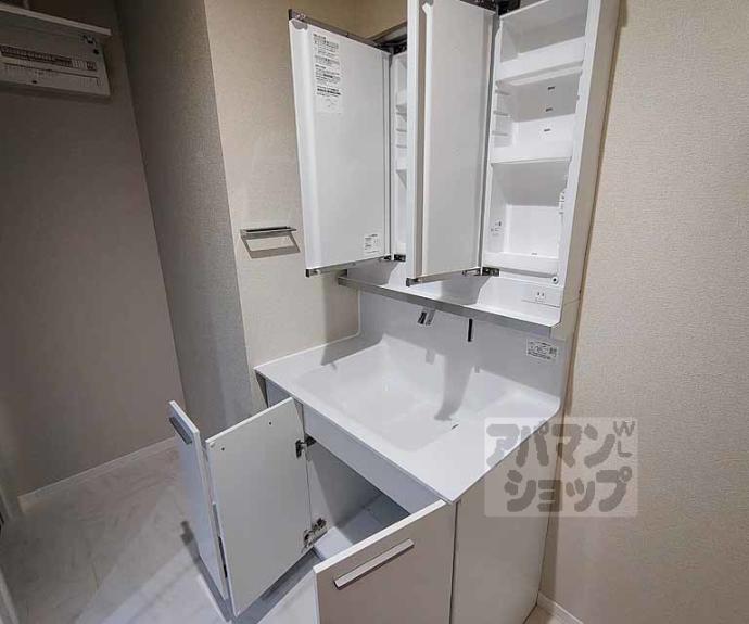 【エクレール　ヴェール　シャーメゾン西院】間取