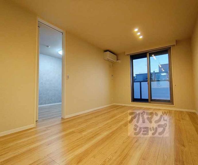 【エクレール　ヴェール　シャーメゾン西院】間取