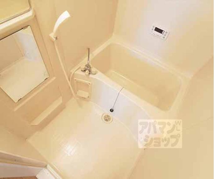 【ハイカムール上桂】間取