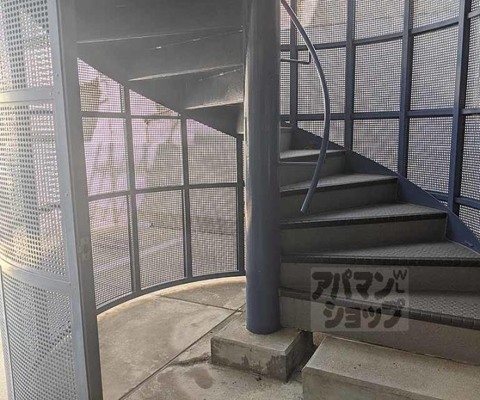 【プルーリオン上桂（ベルヴィ５４）】間取