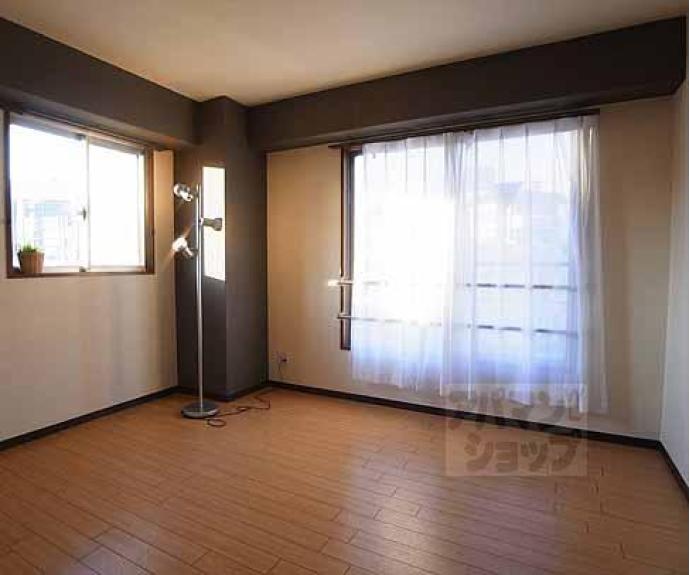 【プルーリオン上桂(ベルヴィ54)】間取