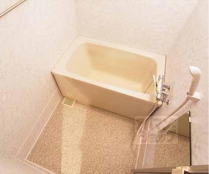 【プルーリオン上桂(ベルヴィ54)】間取