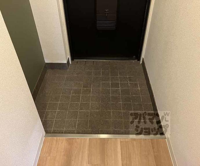 【ロイヤルコートワダ】間取