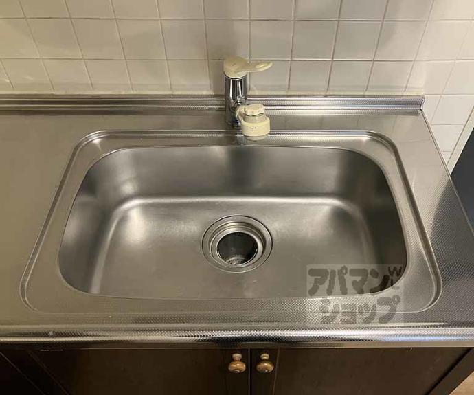 【ロイヤルコートワダ】間取