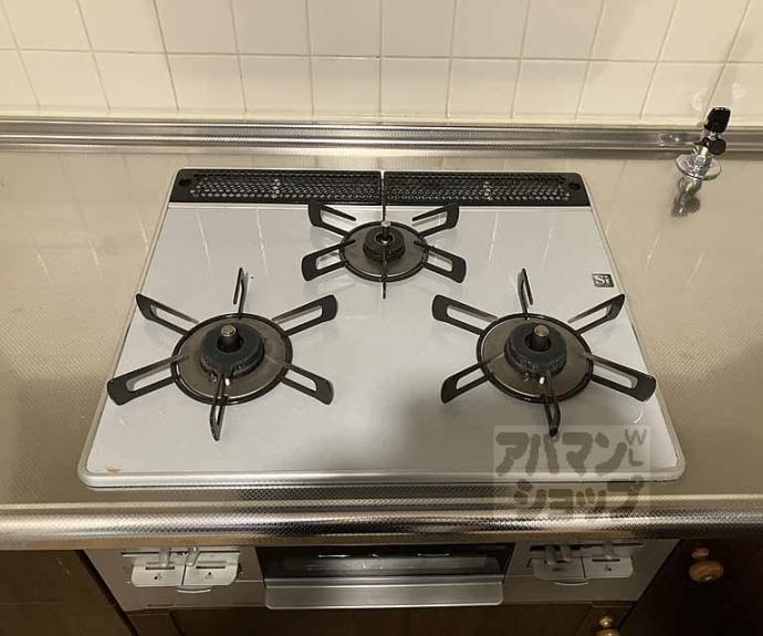 【ロイヤルコートワダ】間取