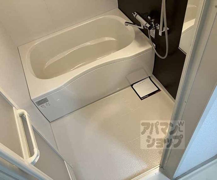 【ロイヤルコートワダ】間取