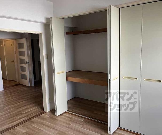 【ロイヤルコートワダ】間取