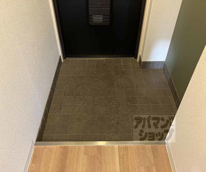 【ロイヤルコートワダ】間取