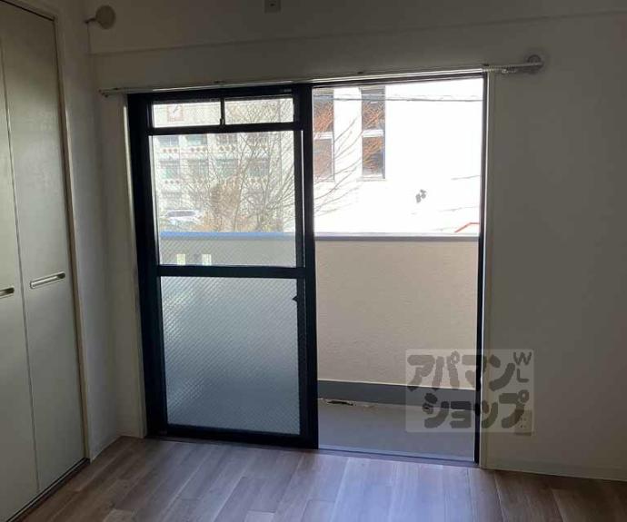 【ロイヤルコートワダ】間取