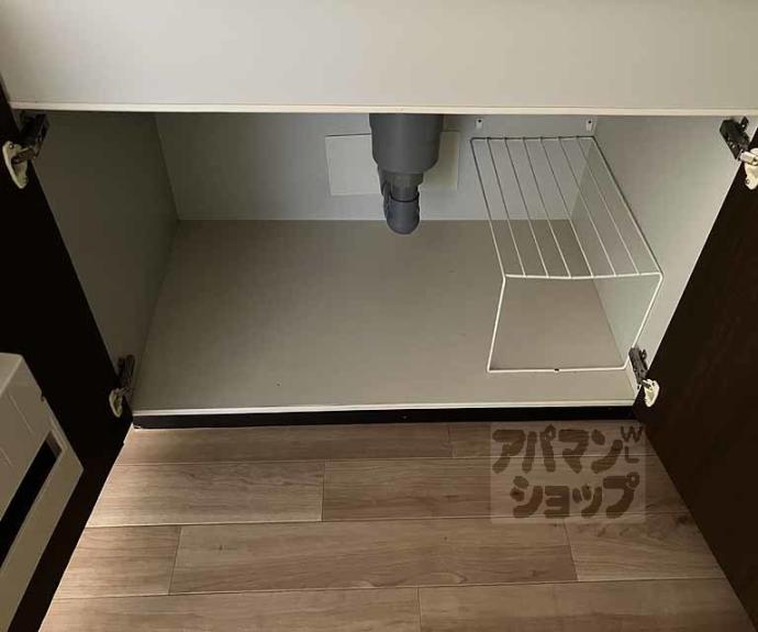 【ロイヤルコートワダ】間取