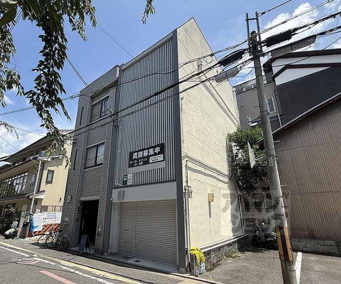 【御所南ｃｏｕｒｔⅡ】間取