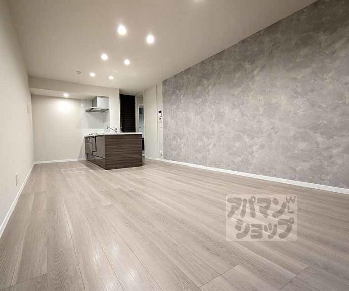 【シャーメゾン　太秦天神川】間取