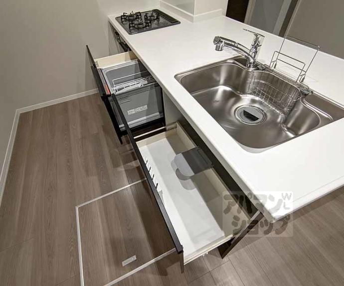 【シャーメゾン　太秦天神川】間取