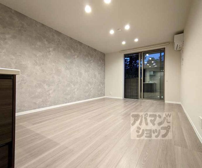 【シャーメゾン　太秦天神川】間取