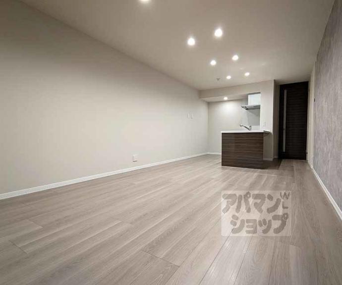 【シャーメゾン　太秦天神川】間取