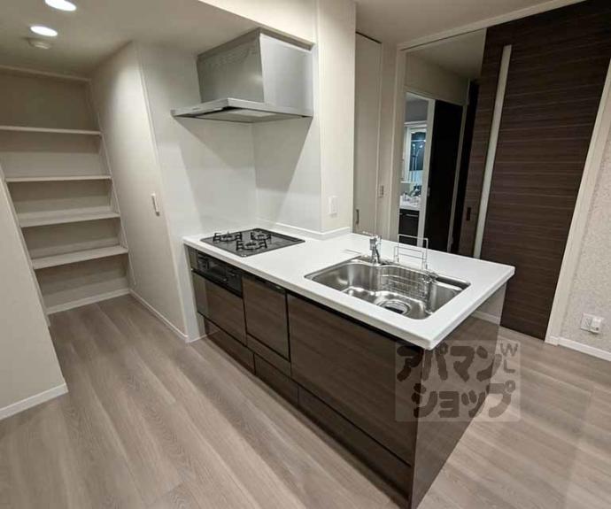 【シャーメゾン　太秦天神川】間取