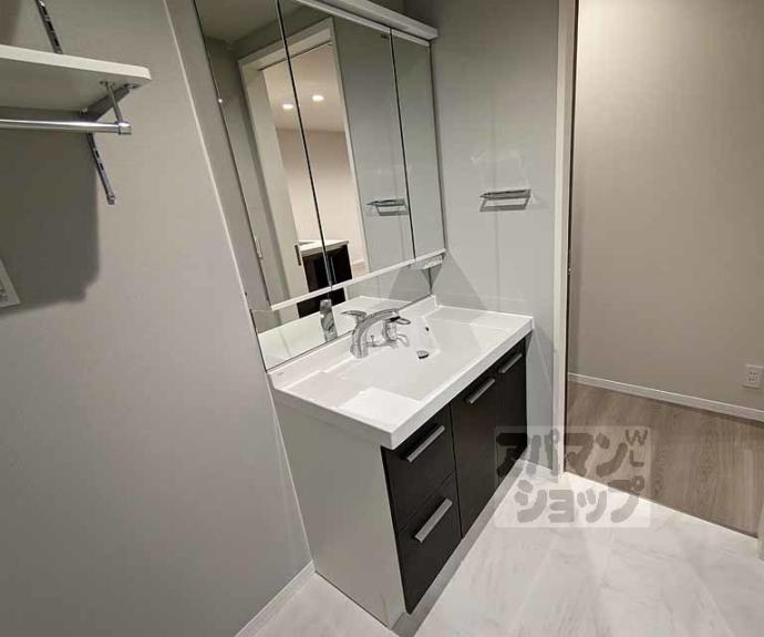 【シャーメゾン　太秦天神川】間取