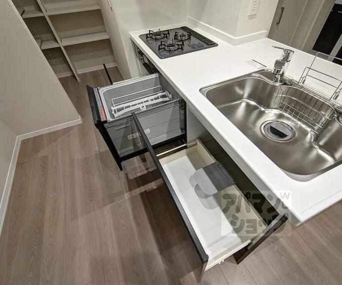 【シャーメゾン　太秦天神川】間取