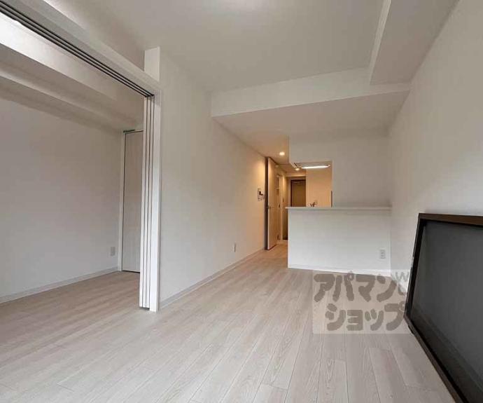 【ソルテラス京都西院　ＳＴＡＴＩＯＮ　ＳＩＤＥ】間取