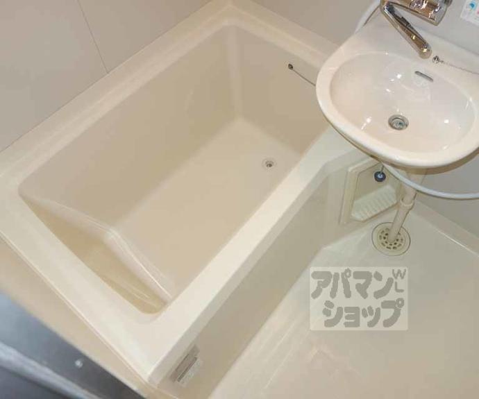 【クローバーハウス御陵】間取