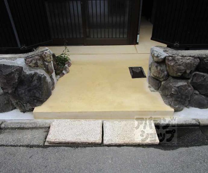 【紫野石龍町２０貸家】