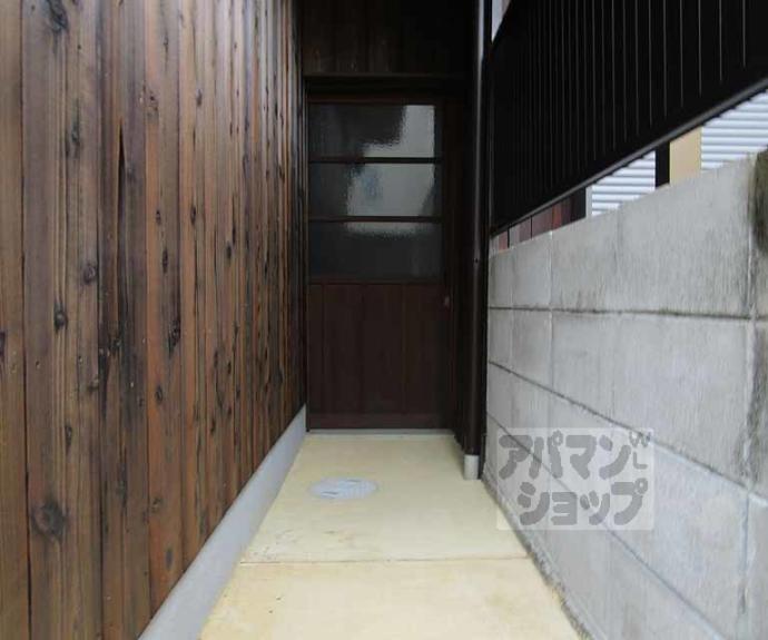 【紫野石龍町２０貸家】