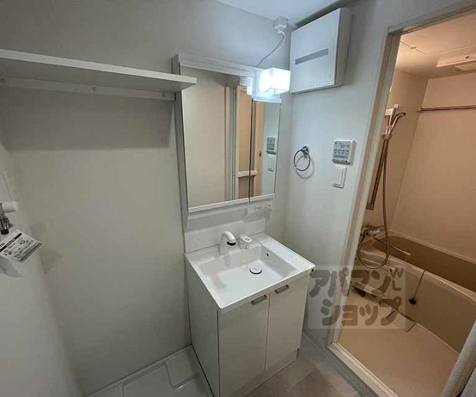 【ＣＲＥＳＴ　ＴＡＰＰ京都丹波口Ⅱ】間取