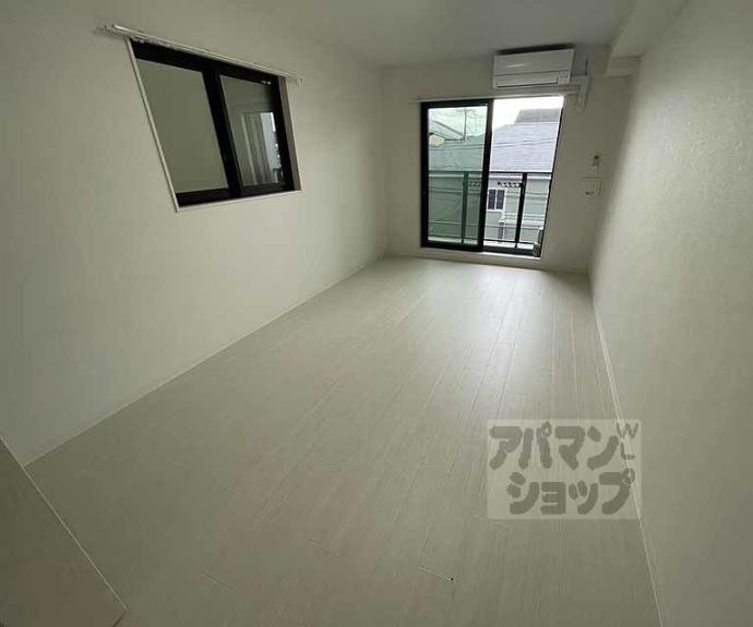 【ＣＲＥＳＴ　ＴＡＰＰ京都丹波口Ⅱ】間取