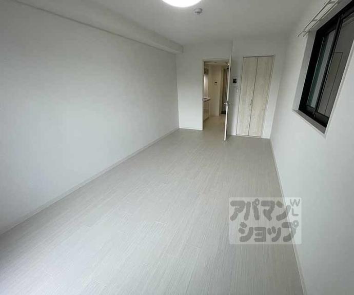 【ＣＲＥＳＴ　ＴＡＰＰ京都丹波口Ⅱ】間取