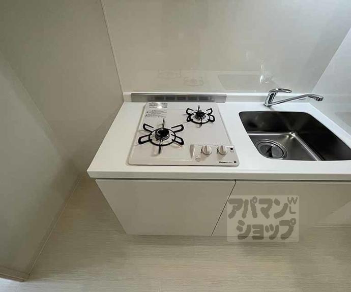 【ＣＲＥＳＴ　ＴＡＰＰ京都丹波口Ⅱ】間取