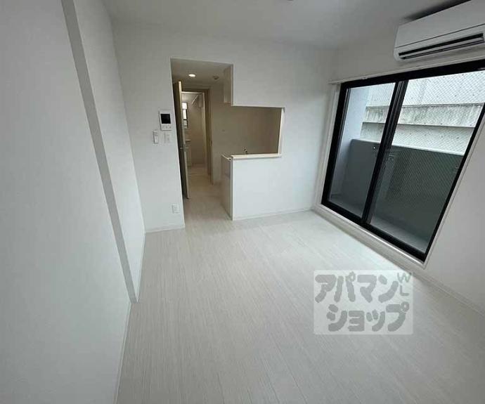 【ＣＲＥＳＴ　ＴＡＰＰ京都丹波口Ⅱ】間取