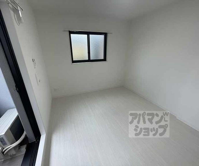 【ＣＲＥＳＴ　ＴＡＰＰ京都丹波口Ⅱ】間取