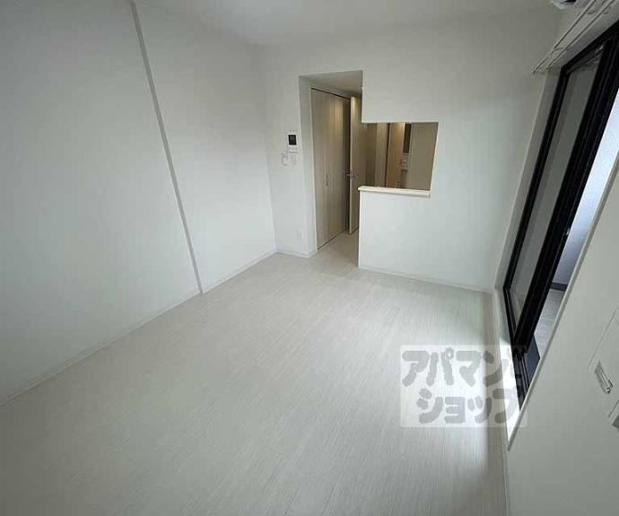 【ＣＲＥＳＴ　ＴＡＰＰ京都丹波口Ⅱ】間取