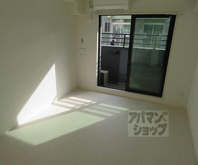 【ＣＲＥＳＴ　ＴＡＰＰ京都丹波口Ⅱ】間取