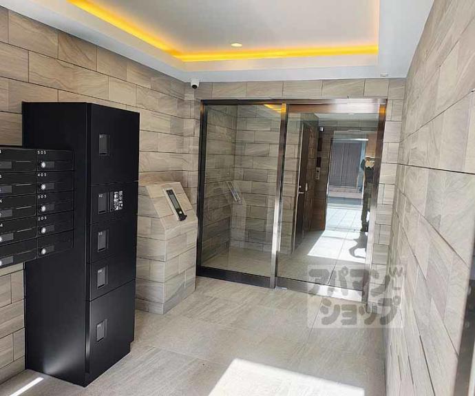 【ＣＲＥＳＴ　ＴＡＰＰ京都丹波口Ⅱ】間取