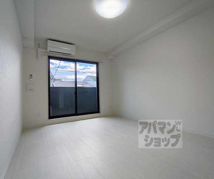 【ＣＲＥＳＴ　ＴＡＰＰ京都丹波口Ⅱ】間取