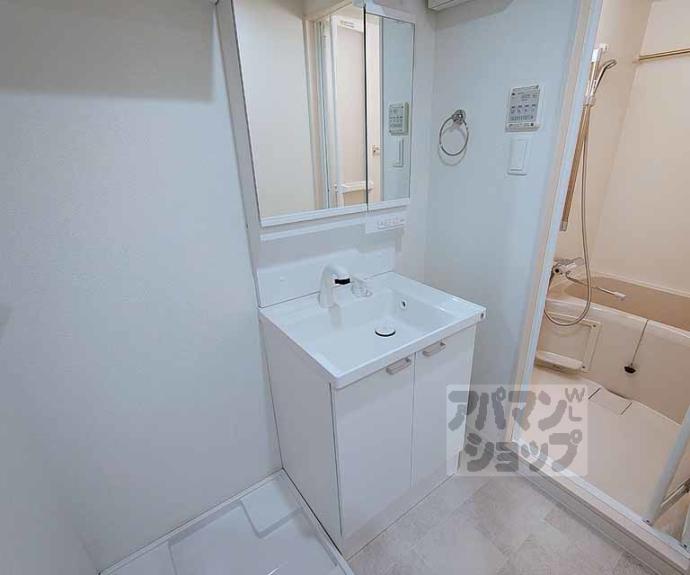 【ＣＲＥＳＴ　ＴＡＰＰ京都丹波口Ⅱ】間取