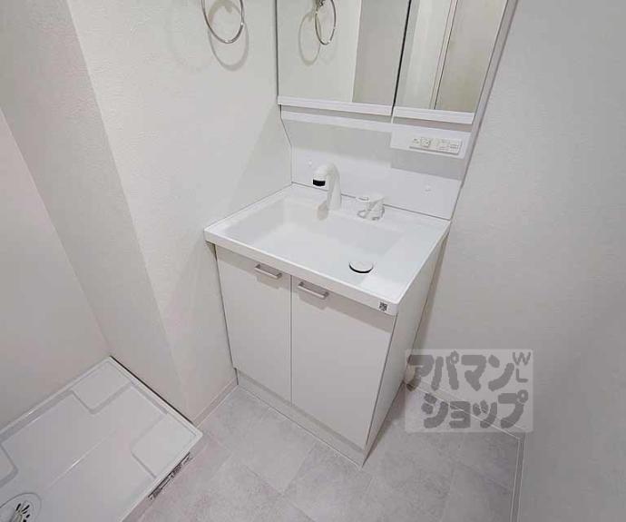 【ＣＲＥＳＴ　ＴＡＰＰ京都丹波口Ⅱ】間取