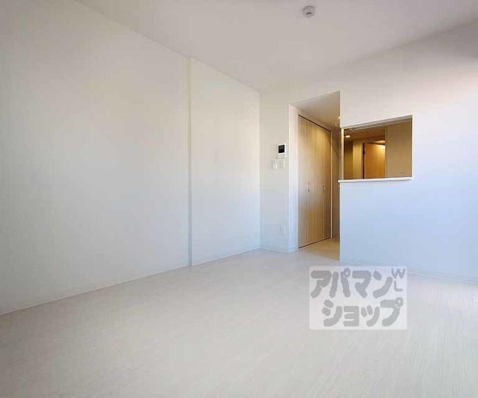 【ＣＲＥＳＴ　ＴＡＰＰ京都丹波口Ⅱ】間取