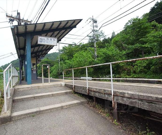 【静市市原町１３２５－５７貸家】間取