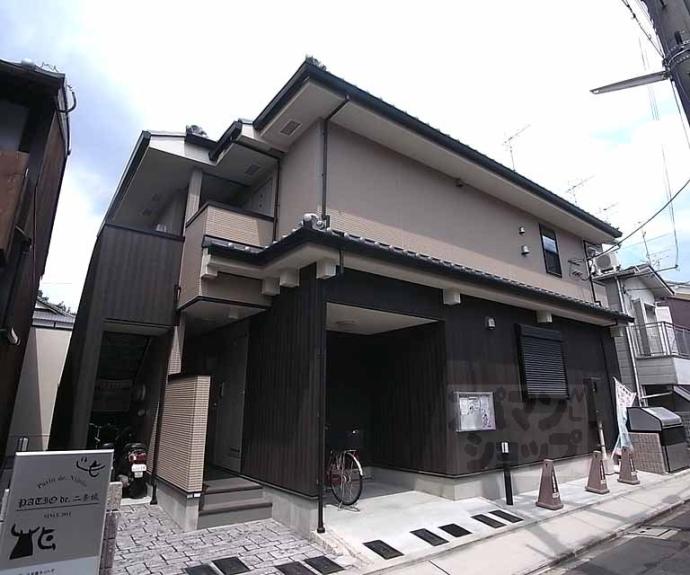 【ＰＡＴＩＯ　ｄｅ．二条城】間取
