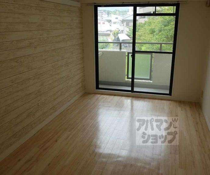 【フロイデ東向日】間取