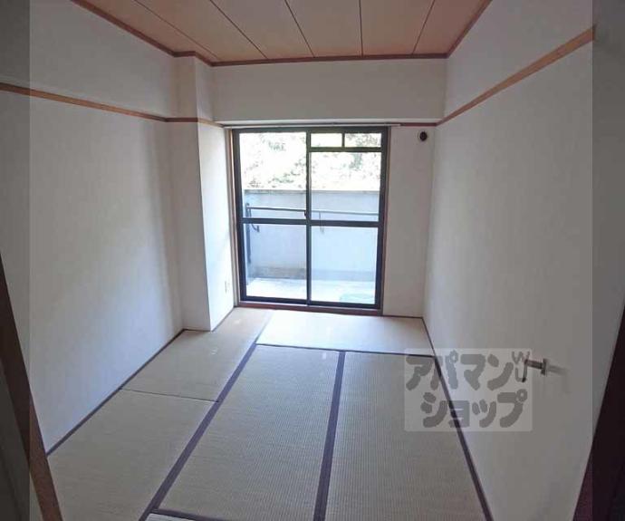 【ノイシュロス御室南】間取