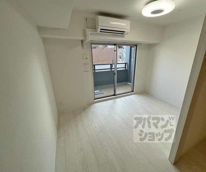 【ソルテラスＫＹＯＴＯ西大路　瑠】間取