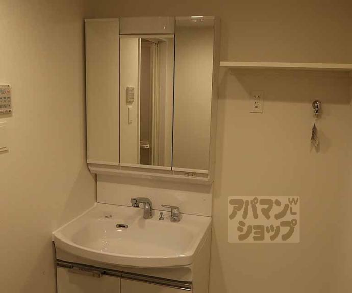 【ソルテラスＫＹＯＴＯ西大路　瑠】間取