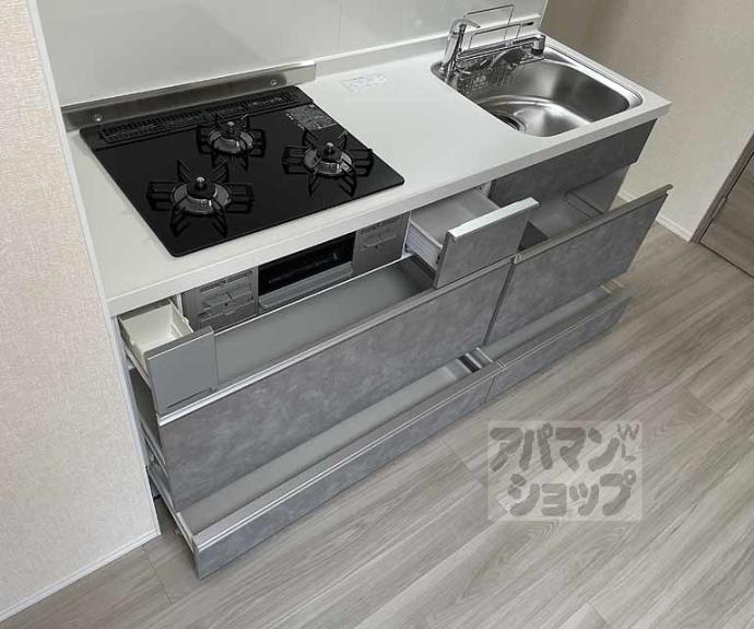 【GRAMM桂北滝川 C棟】間取