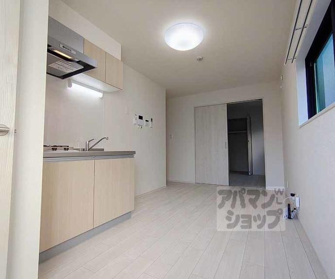 【ＥＭＢＥＬＬＩＲ　ＣＯＣＯ】間取