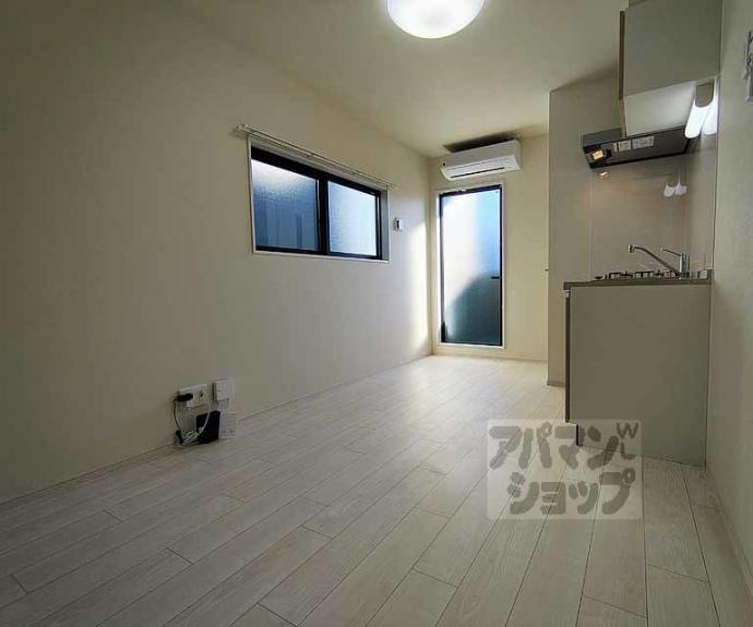 【ＥＭＢＥＬＬＩＲ　ＣＯＣＯ】間取