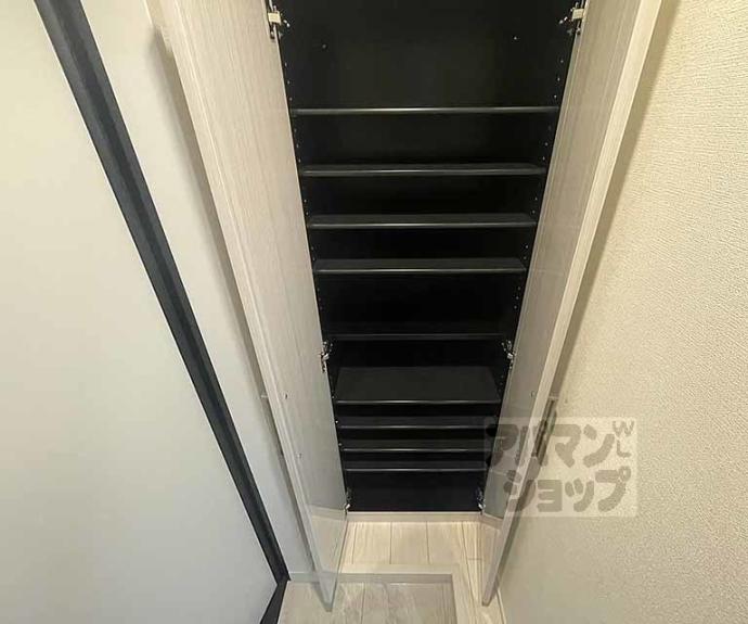 【ＥＭＢＥＬＬＩＲ　ＣＯＣＯ】間取