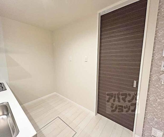 【ミラーエステート　イーストビル】間取